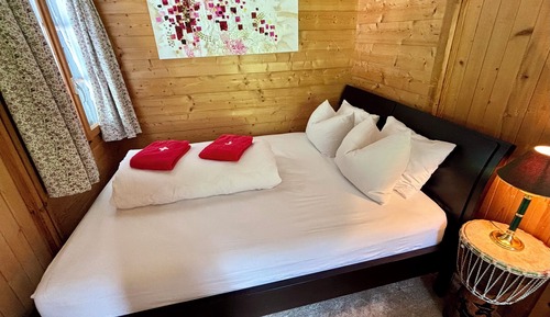 Chalet Romantique, plusieurs lits, vue montagne, côté piste de ski