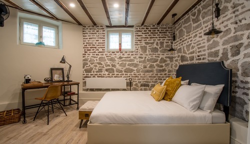 Chambre Double (Basement)