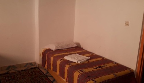 Chambre Simple Confort, salle de bains attenante, vue montagne
