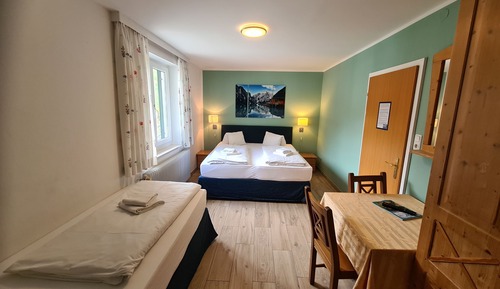 Chambre Triple Affaires, vue montagne