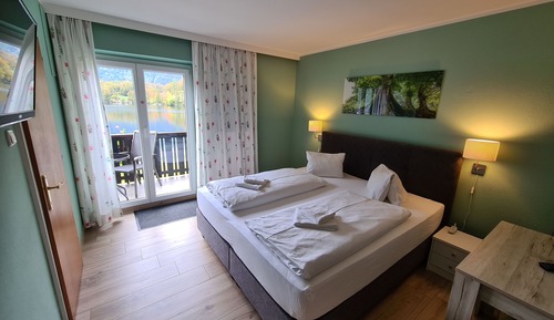 Chambre Double, balcon, vue lac