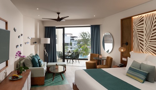 Junior Suite Pool View King