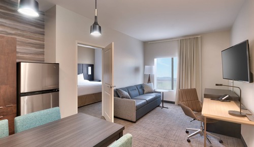 Suite, 2 chambres (Mobility/Hearing Access, Roll-In Shwr)