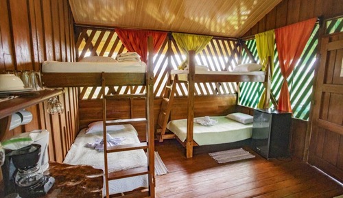 Cabane Standard, 1 chambre, balcon, vue partielle sur la mer