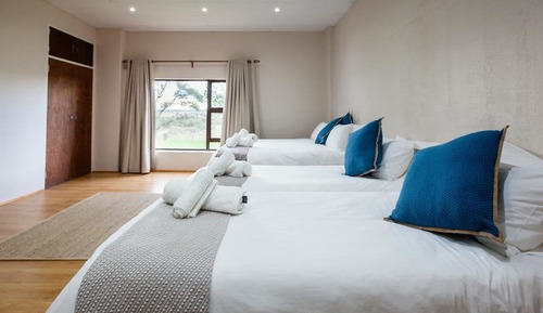 Chambre, salle de bains attenante (1)
