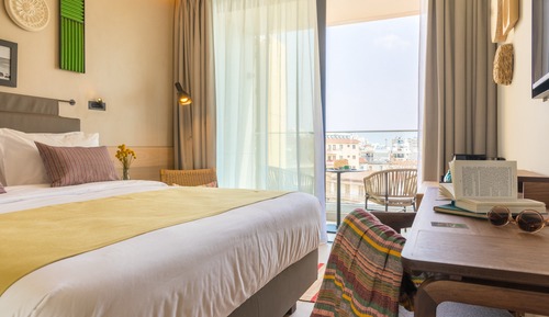 Chambre Standard, 1 grand lit, baignoire accessible aux personnes à mobilité réduite