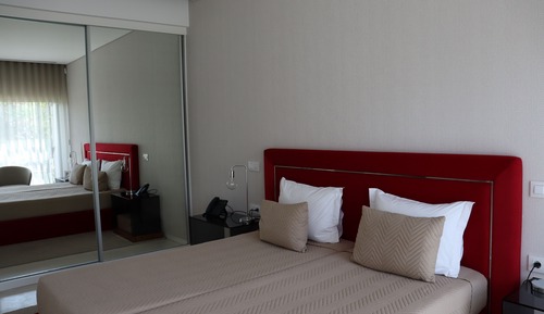 Chambre Confort avec lits jumeaux, balcon, vue jardin