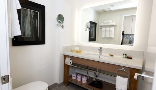 Chambre Standard, 1 grand lit, coin cuisine (with Sofabed, non-Pet friendly)