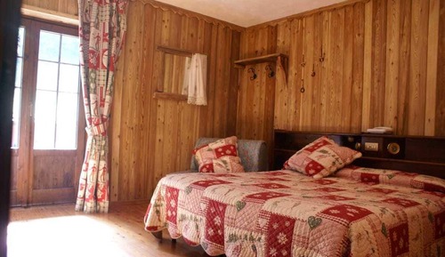 Chambre Triple, balcon, vue vallée