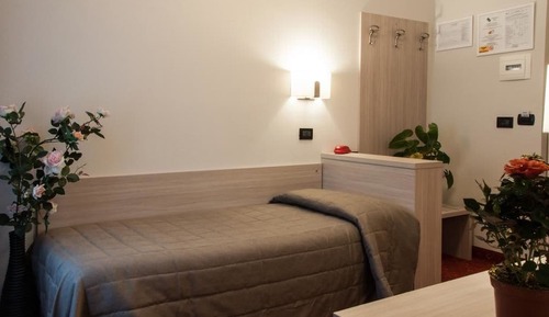 Chambre Simple, dans les dépendances
