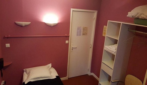 Chambre Simple, salle de bains privée