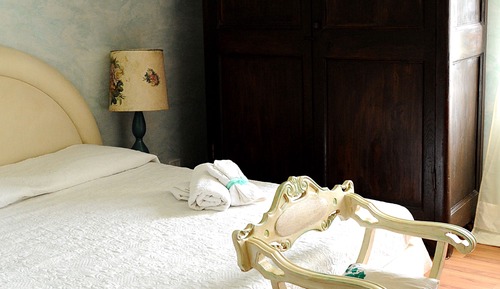 Chambre Double, salle de bains commune (B)