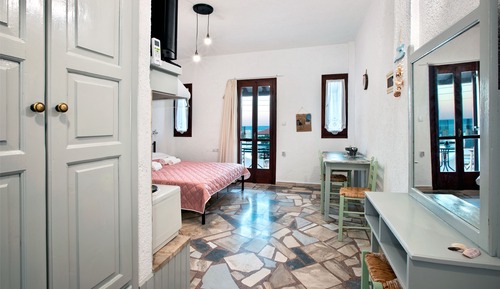 Studio, balcon, vue mer