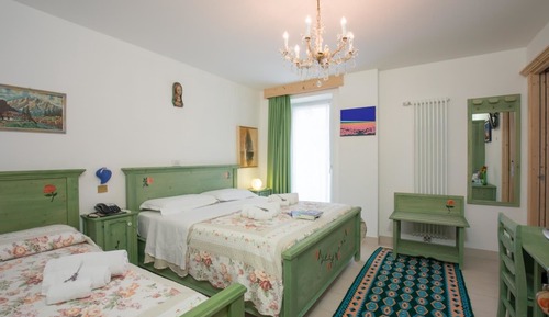 Chambre Triple, balcon, vue montagne