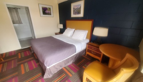 Chambre, 1 très grand lit