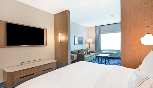 Suite, 1 très grand lit et 1 canapé-lit