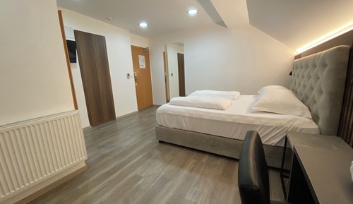 Chambre Économique, 1 très grand lit, non-fumeurs