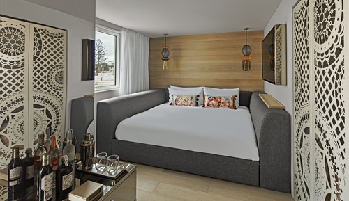 Mega Room, Chambre, 1 très grand lit, non-fumeurs, vue ville