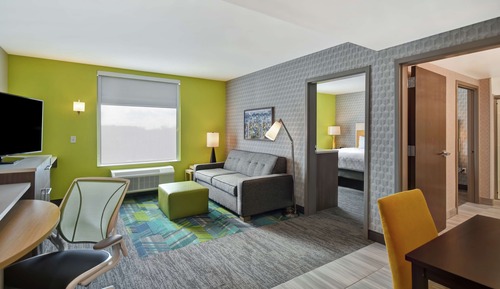 Suite, 1 grand lit, accessible aux personnes à mobilité réduite, baignoire