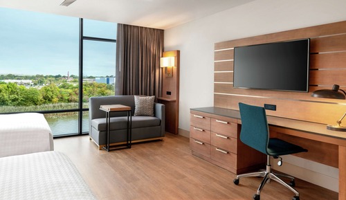 Studio, 1 très grand lit, accessible aux personnes à mobilité réduite, baignoire