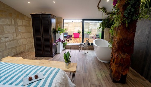 Suite Luxe avec bain à remous privatif du 1er Avril au 31 Octobre