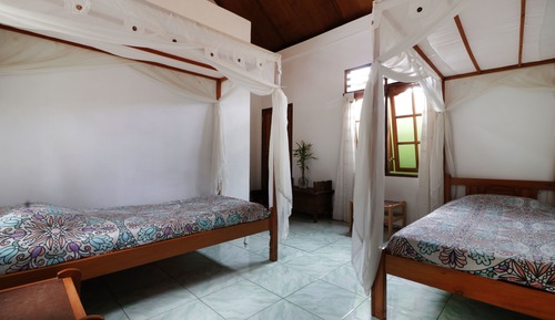 Chambre Supérieure avec lits jumeaux (not Lake View)