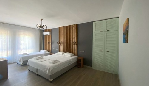 Chambre Triple, vue jardin