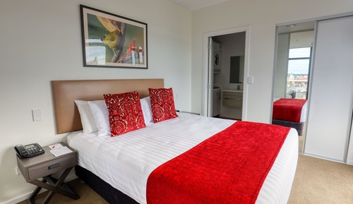 Chambre Deluxe, 1 très grand lit, réfrigérateur et four à micro-ondes