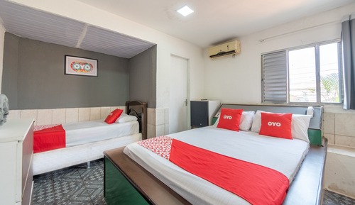 Chambre Triple (1 Double bed + 1 Single bed)