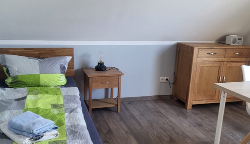 Chambre Simple, salle de bains commune, en mezzanine
