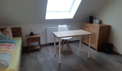 Chambre Simple, salle de bains commune, en mezzanine
