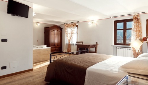 Chambre Double, baignoire à jets (Attico)