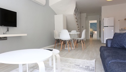 Appartement Deluxe, 2 chambres, cuisine, vue partielle sur la mer