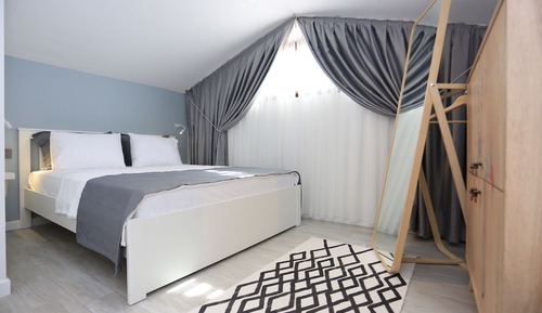Appartement Deluxe, 2 chambres, cuisine, vue partielle sur la mer