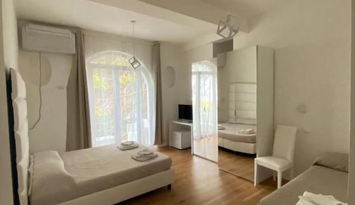 Chambre Triple Classique, vue cour intérieure