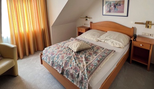 Chambre Simple Confort (Main building)