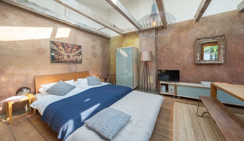 Appartement (Remise mit Balkon)
