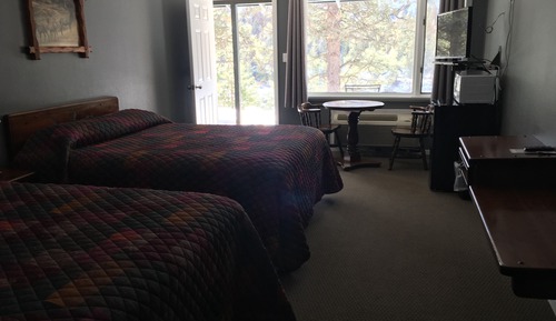 Chambre Panoramique, 2 grands lits, vue fleuve