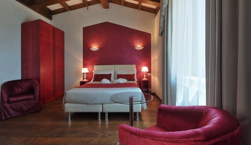 Suite Romantique, 1 grand lit, non-fumeurs, vue colline