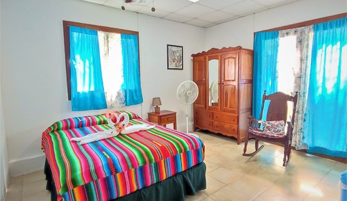 Maison Familiale, 3 chambres, accès piscine, vue jardin