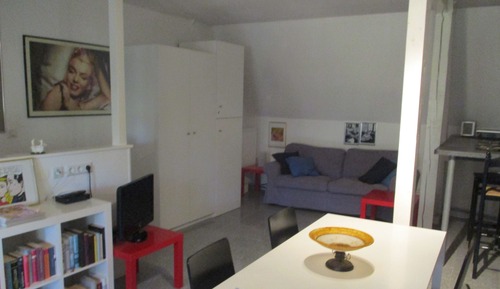 Studio Confort, cuisine (Kleines Studio, excl.350 Euro Kaution)