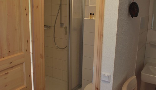 Chambre Simple, salle de bains privée