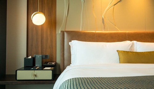 Chambre Club, accès salon affaires (HkZhMo Bridge)