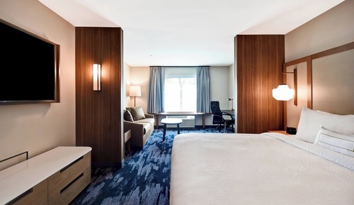 Suite, 1 très grand lit et 1 canapé-lit