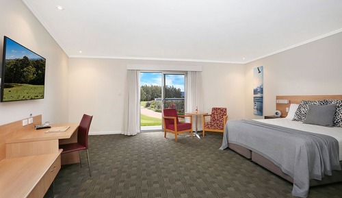 Chambre « Premier », 1 très grand lit, vue golf