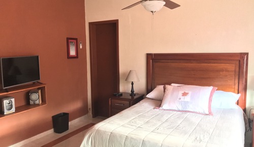 Chambre Classique, 1 grand lit, non-fumeurs