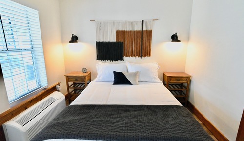 Chambre Économique, 1 grand lit, non-fumeurs