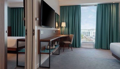 Chambre Familiale, 1 grand lit (Connecting Rooms)