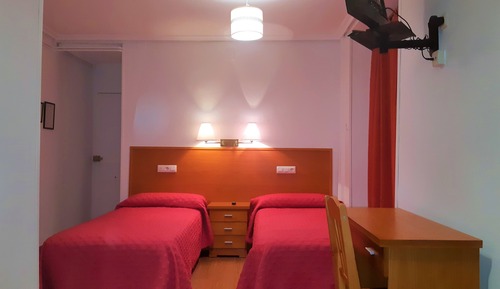 Chambre Triple, 3 lits une place, salle de bains privée