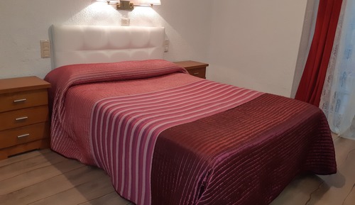 Chambre Double, 1 lit double, salle de bains privée